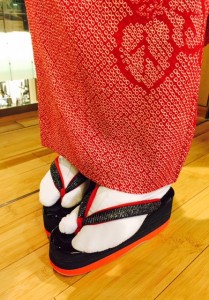 振袖にカフェぞうりを…